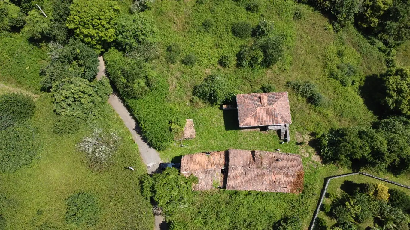 Country house zum Verkauf in Castrillón mit Privatgarten und Balkon