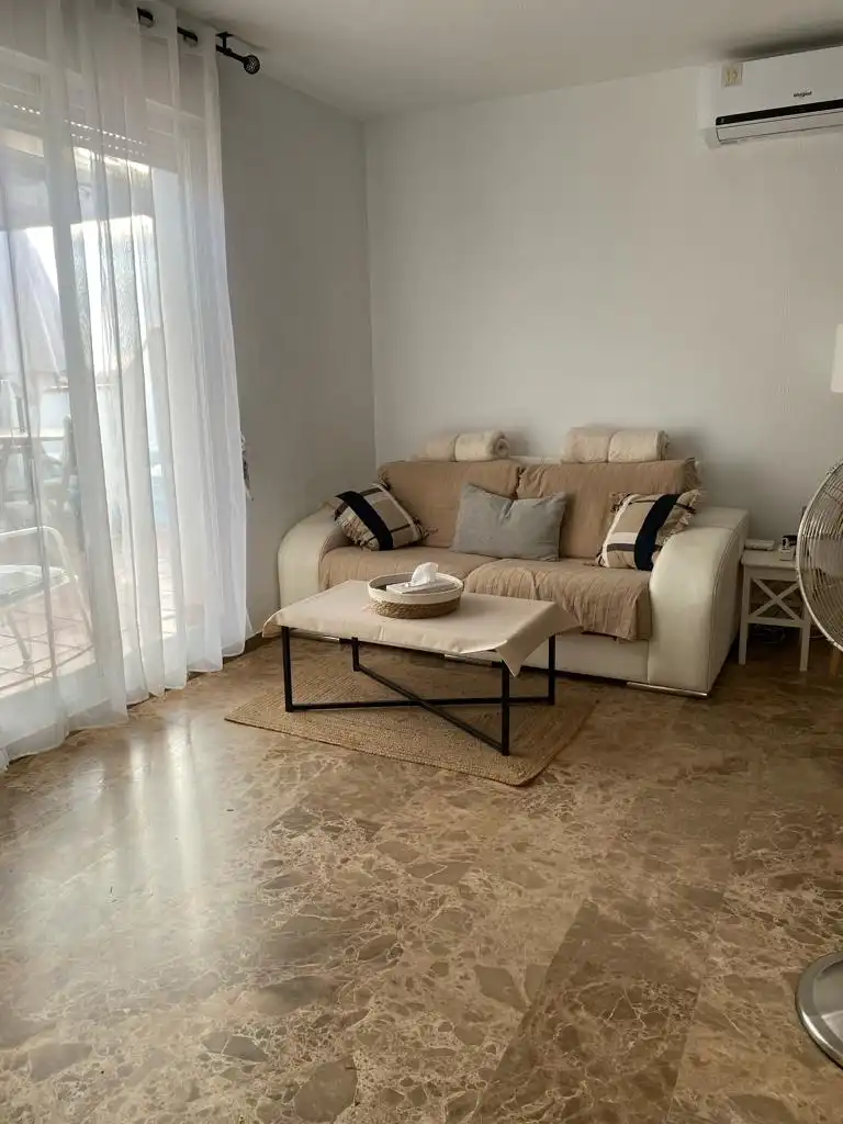 Wohnzimmer von Dachboden zum Verkauf in La Zubia mit Terrasse, Möbliert und Waschmaschine