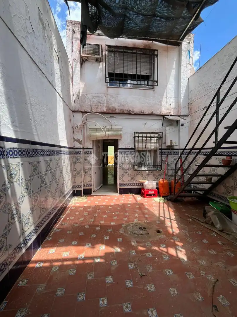 Exterior view of Houses for sale in Alcalá de Guadaira