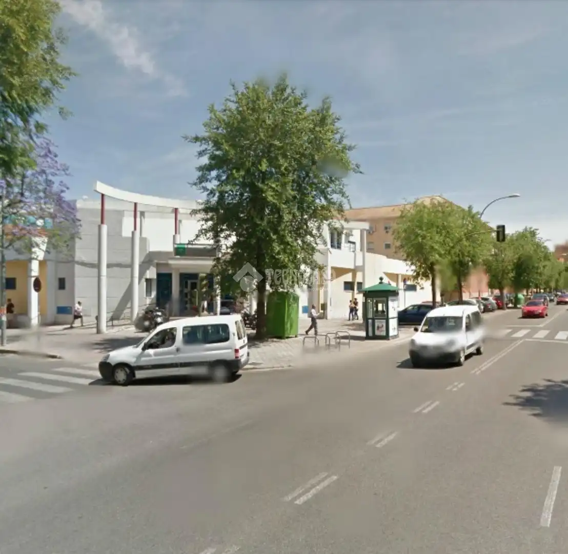 Vista exterior de Pis en venda en Sevilla amb Aire condicionat