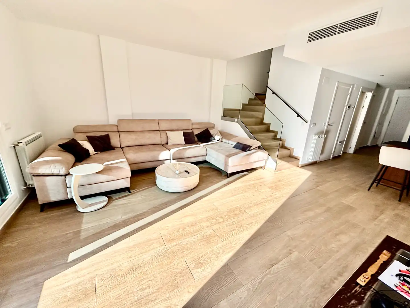 Sala d'estar de Casa adosada en venda en Mutxamel amb Aire condicionat, Calefacció i Jardí privat