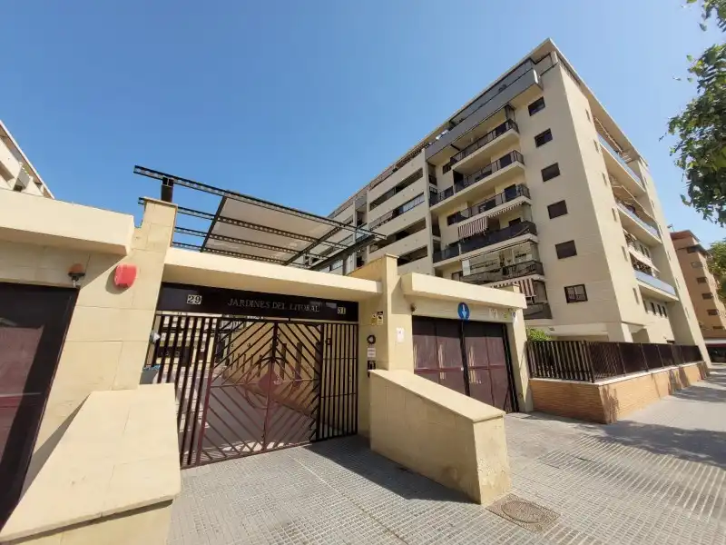 Piso en venta en Calle la Unión Mercantil, 31, Martín Carpena - Torre del Río