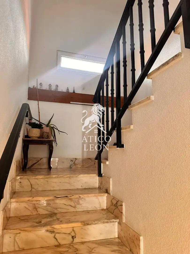 Houses for sale in Valdefresno  with Heating, Private garden and Storage room