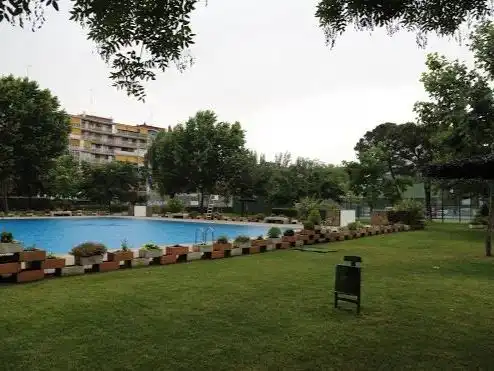 Piscina de Pis en venda en Alcalá de Henares amb Aire condicionat