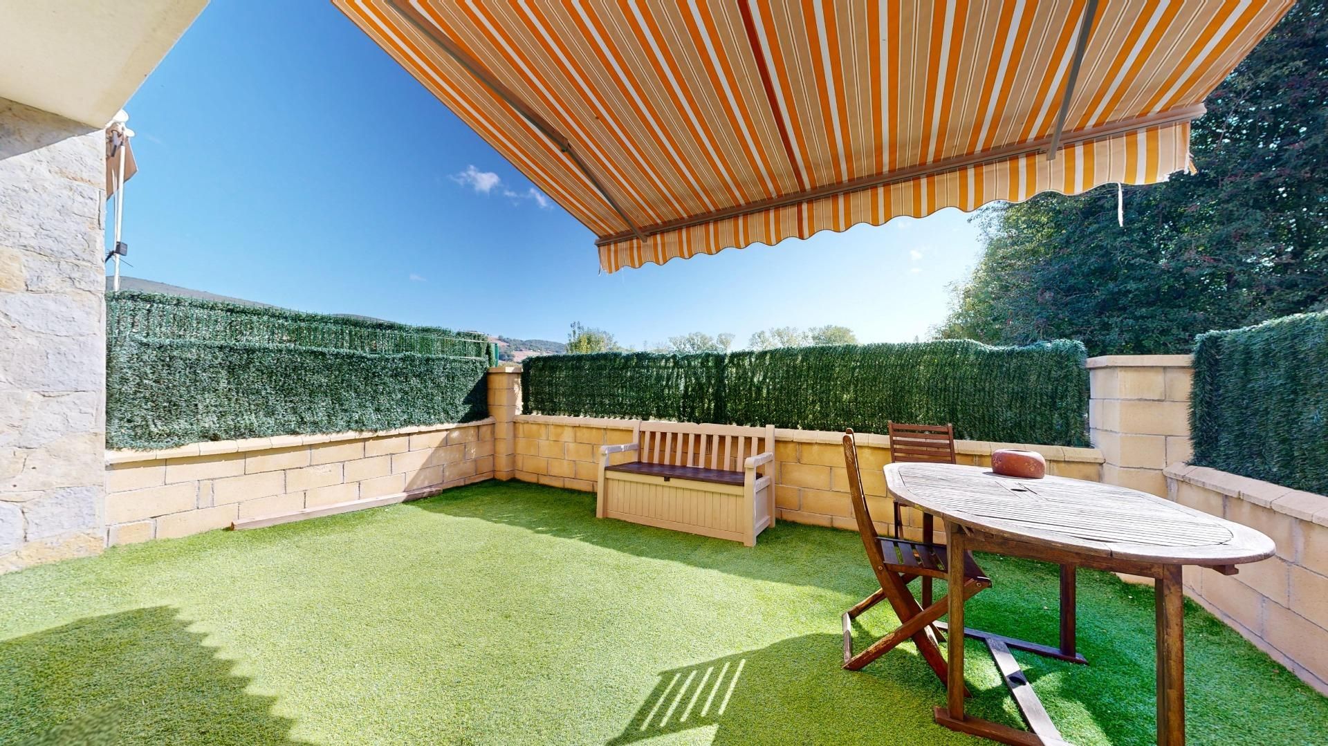 Terraza de Casa adosada en venta en Valle de Mena con Calefacción, Jardín privado y Terraza