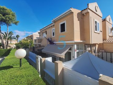 Adossat amb balcó en venda a Nueva Torrevieja - Aguas Nuevas