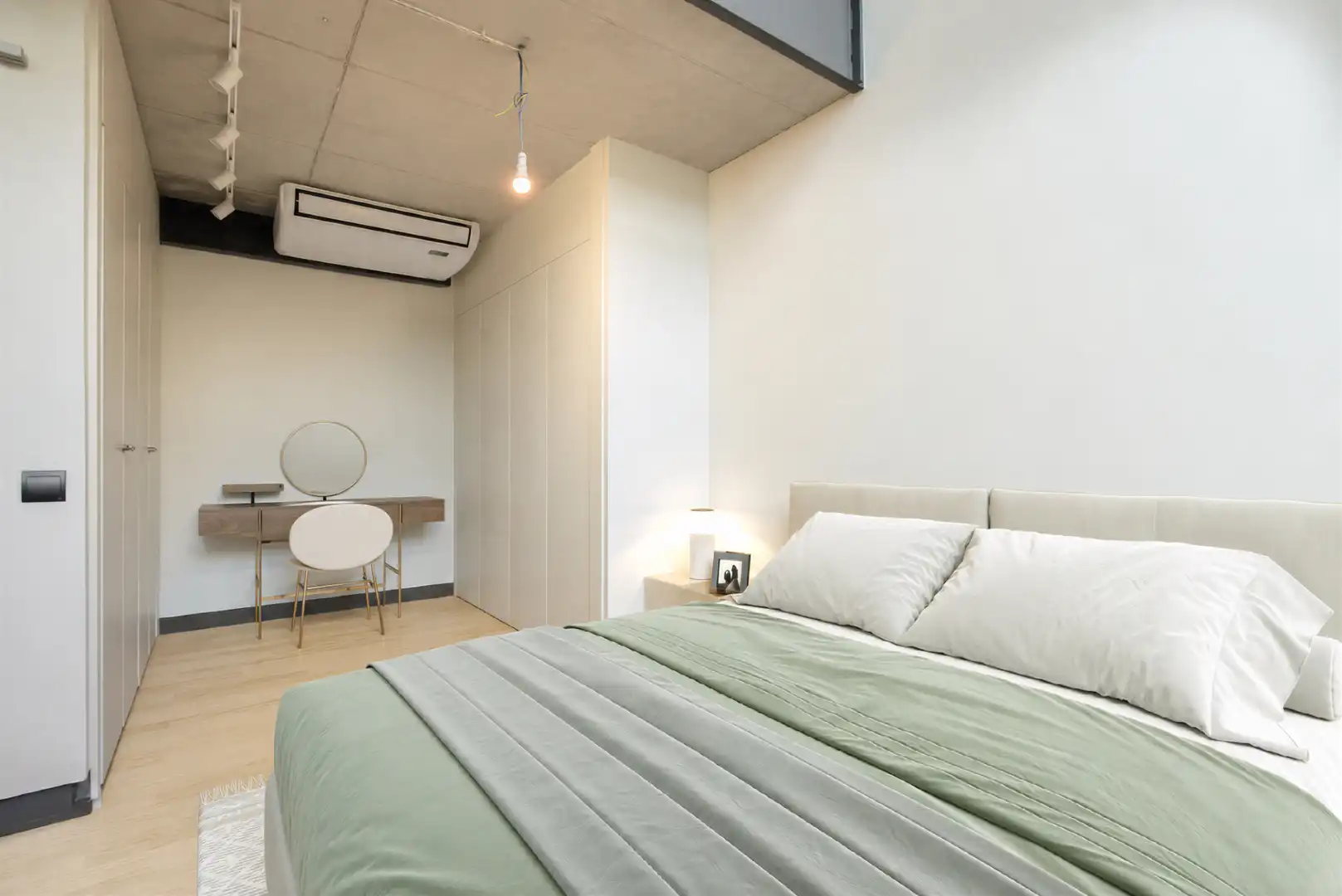 Dormitori de Loft de lloguer en Alcobendas amb Aire condicionat, Calefacció i Terrassa