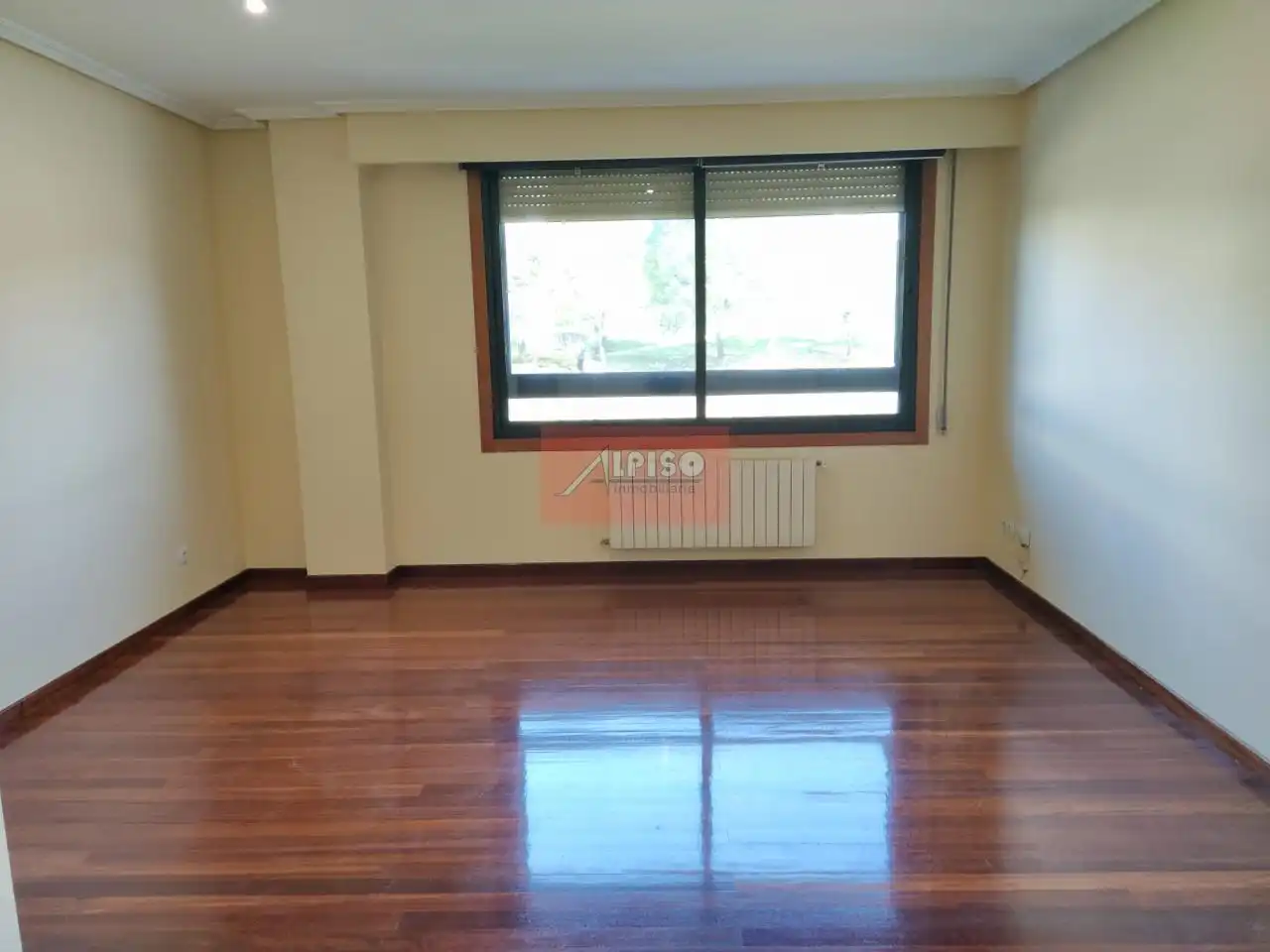 Apartments for rent in Ourense Capital   with Heating, Parquet flooring and Terrace