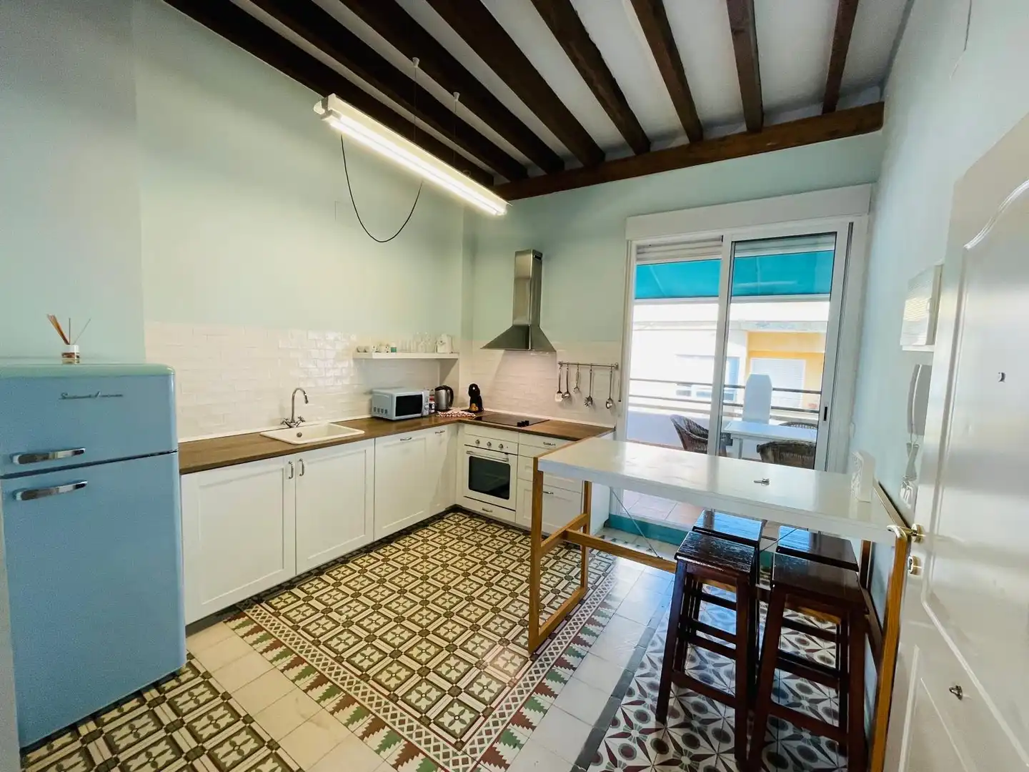 Cocina de Apartamento de alquiler en Alicante / Alacant con Aire acondicionado, Calefacción y Amueblado