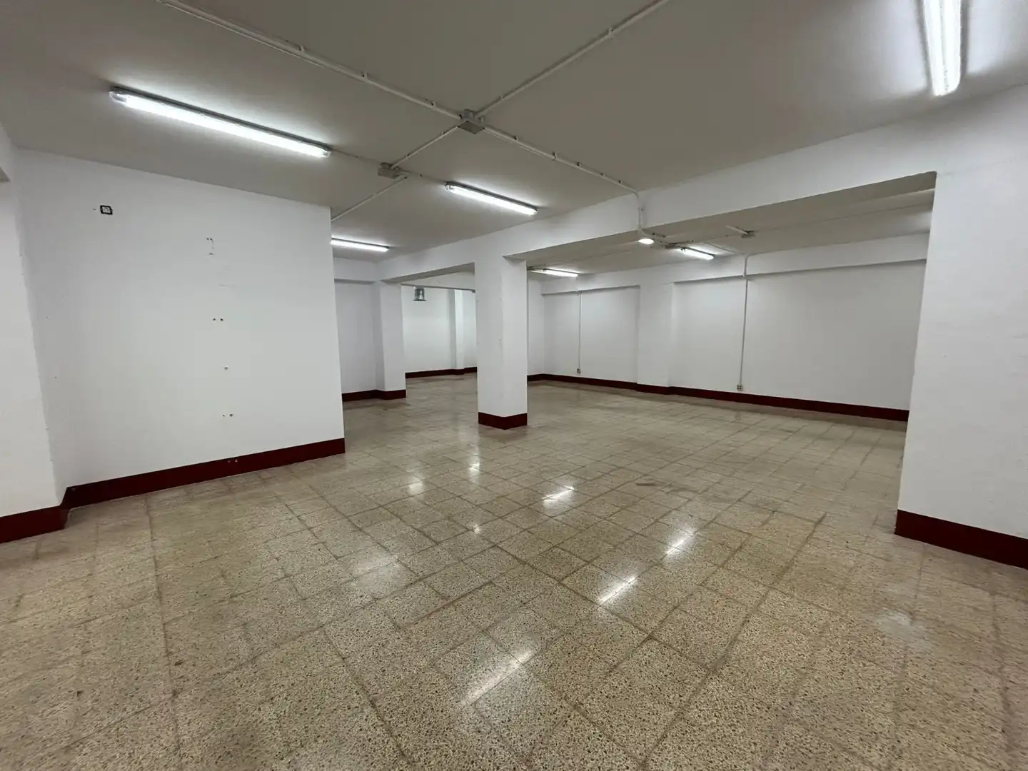 Commercial properties for sale in Barcelona  with Air Conditioner