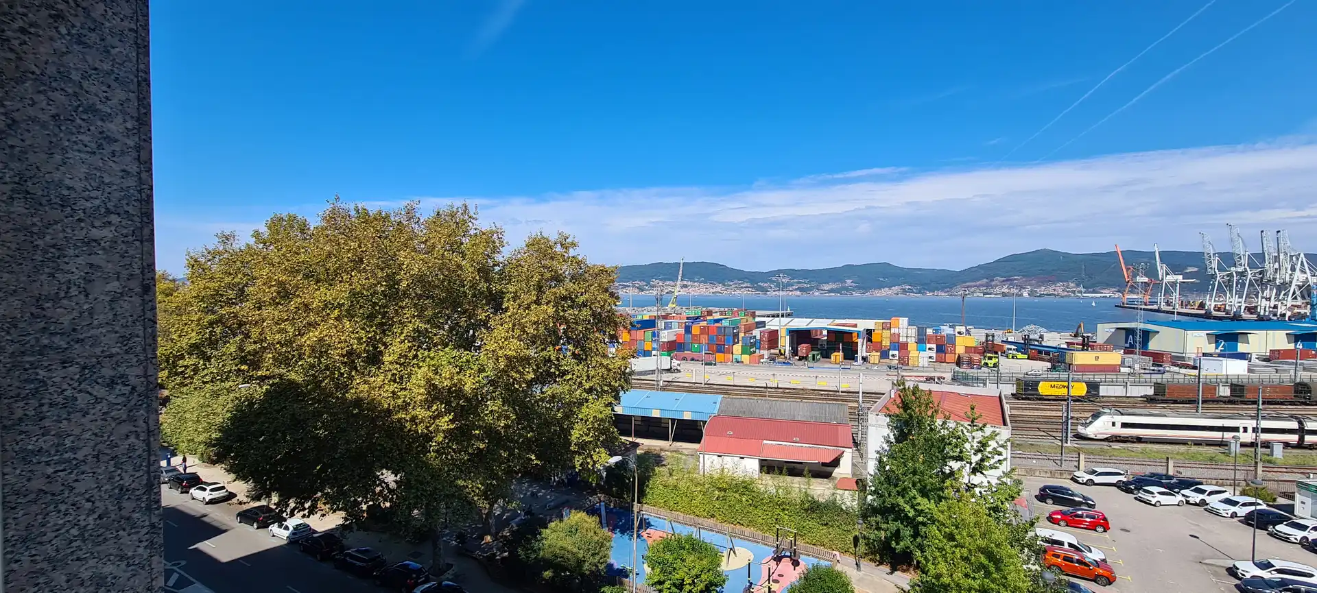 Vista exterior de Piso de alquiler en Vigo  con Calefacción, Parquet y Amueblado