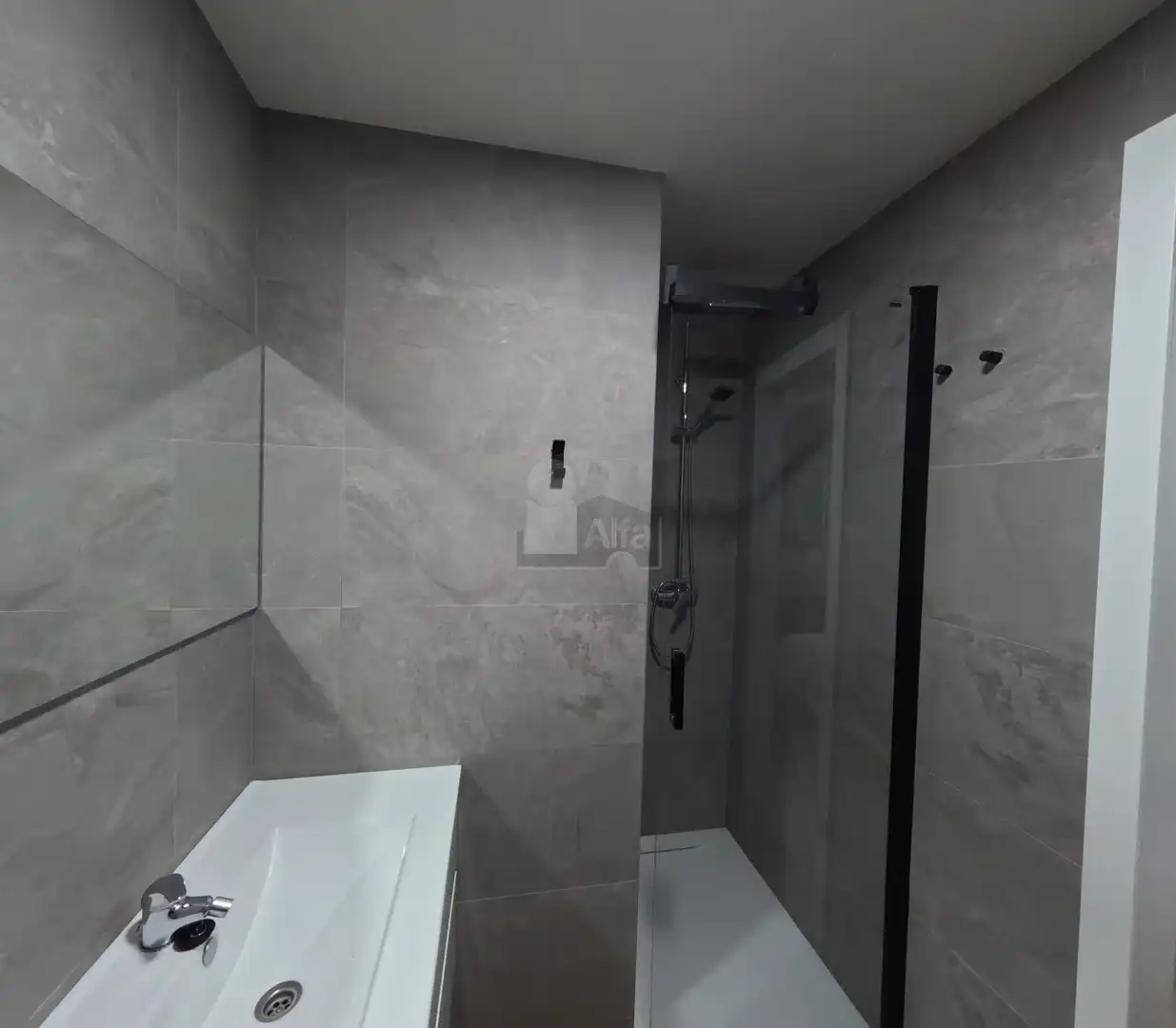 Baño de Piso para compartir en Valencia con Aire acondicionado, Calefacción y Parquet
