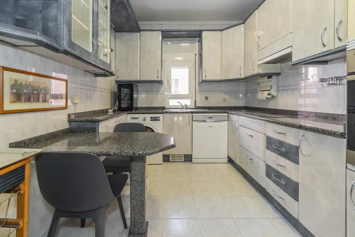 Cocina de Piso en venta en Madrid con Calefacción, Terraza y Balcón