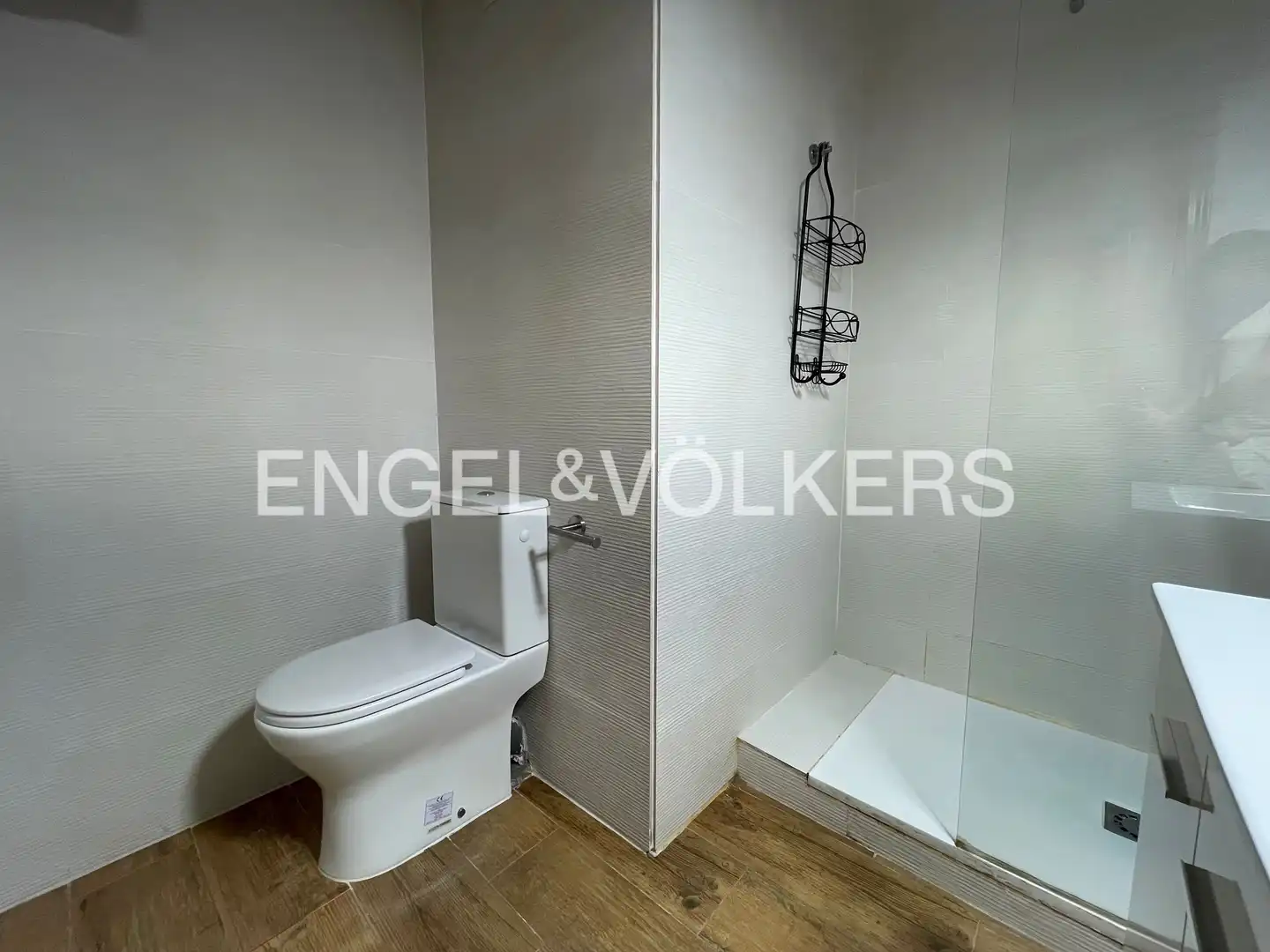 Badezimmer von Wohnung zur Miete in Valencia mit Heizung