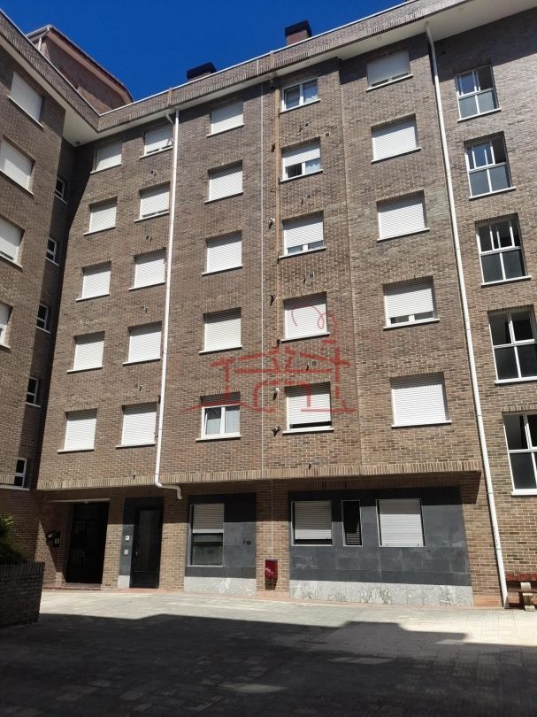 Vista exterior de Apartament en venda en Durango amb Calefacció i Moblat