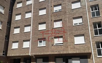 Vista exterior de Apartament en venda en Durango amb Calefacció i Moblat