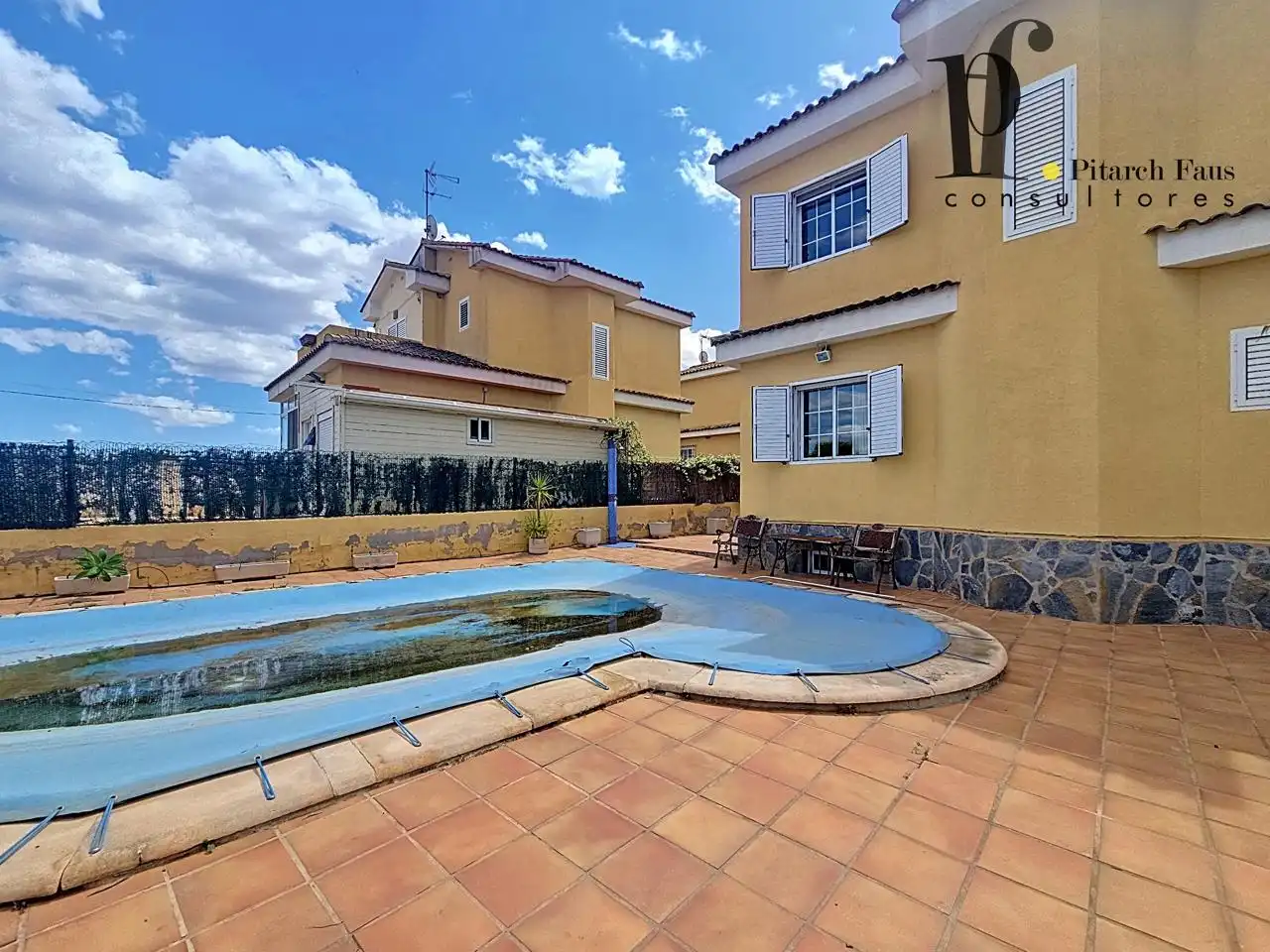 Vista exterior de Casa o chalet en venta en La Pobla de Vallbona con Aire acondicionado, Calefacción y Jardín privado