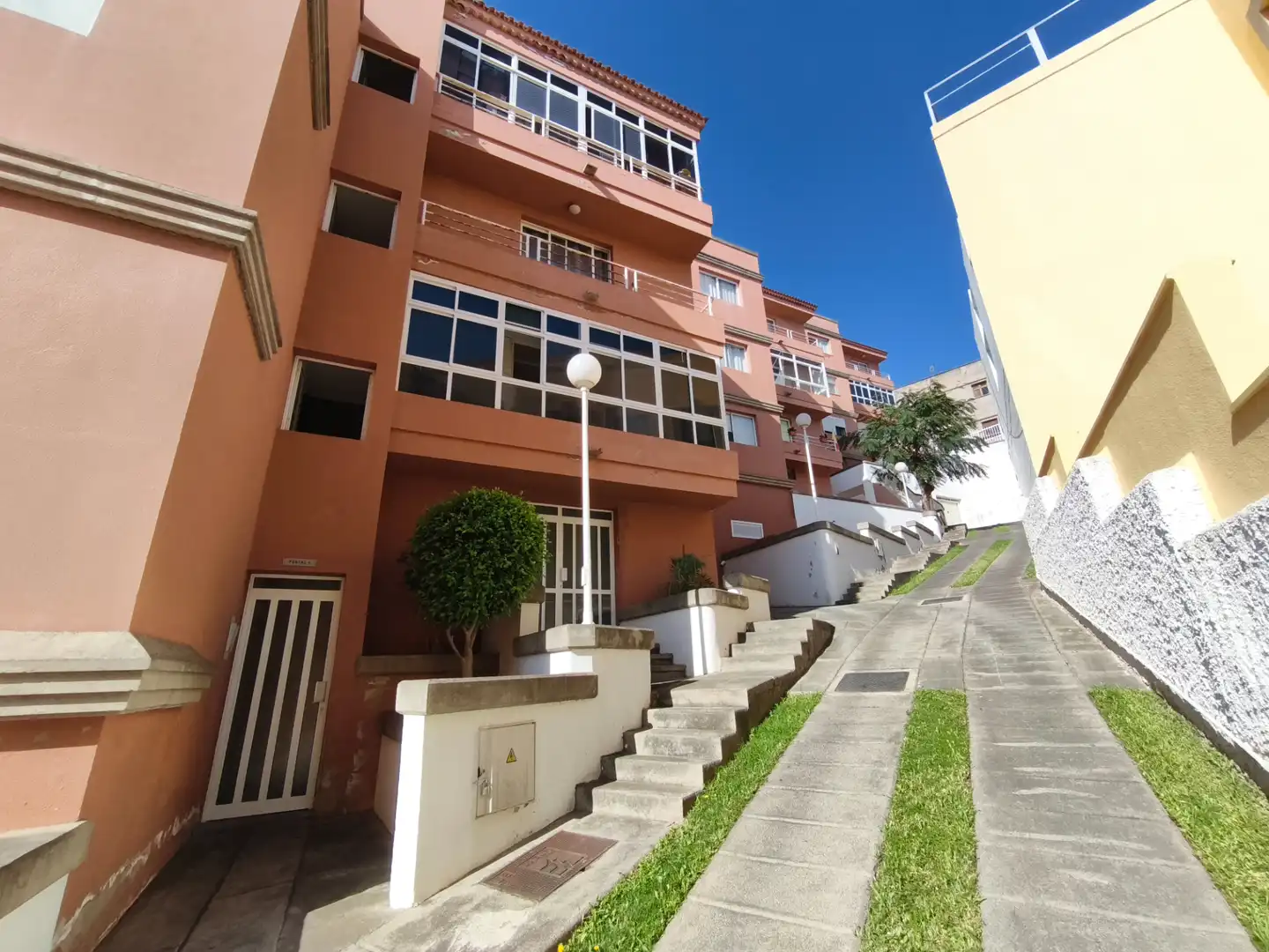 Exterior view of Flat for sale in Arucas  with Terrace, Storage room and Balcony