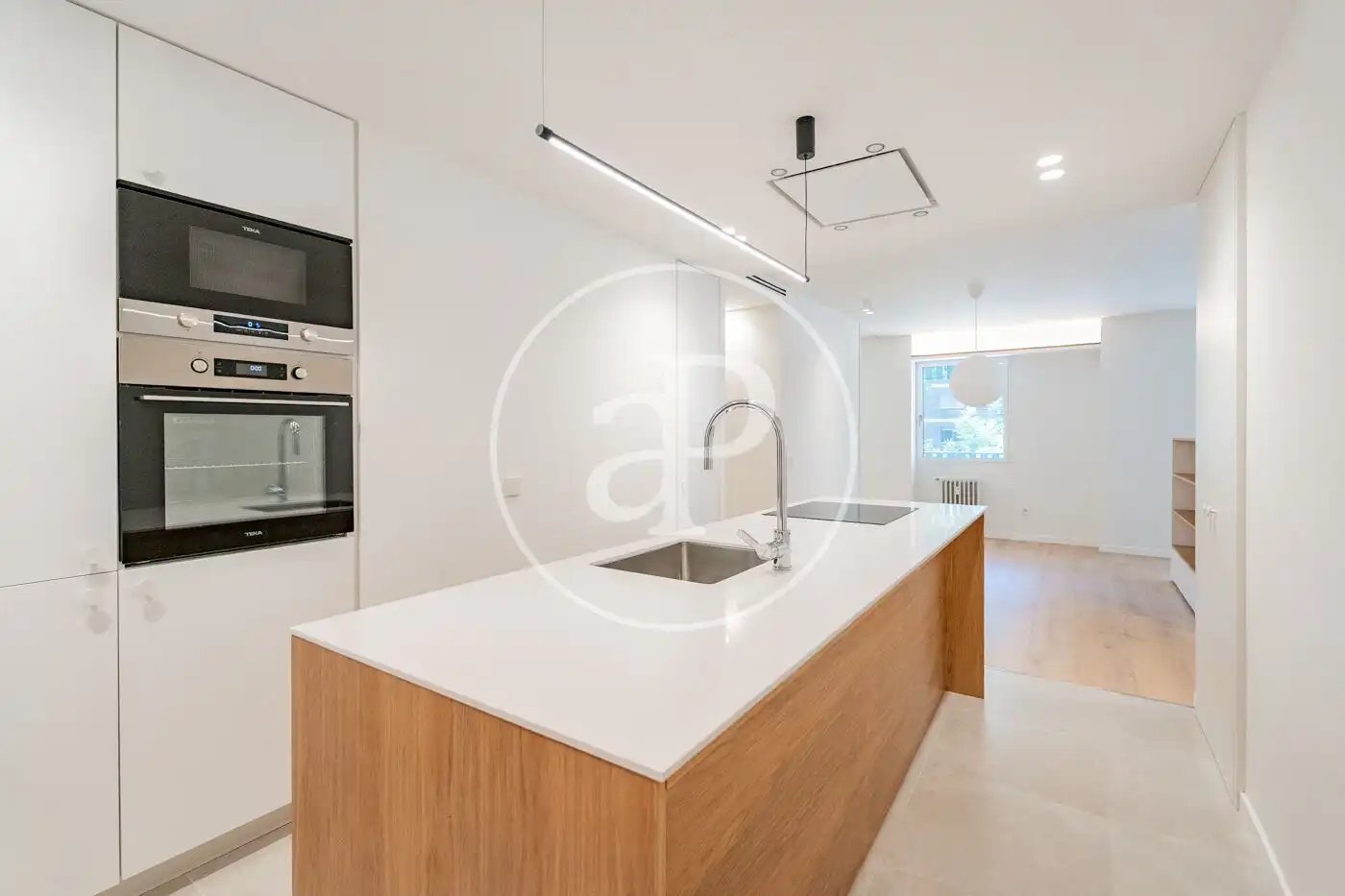 Cocina de Piso en venta en Madrid con Aire acondicionado, Calefacción y Jardín privado