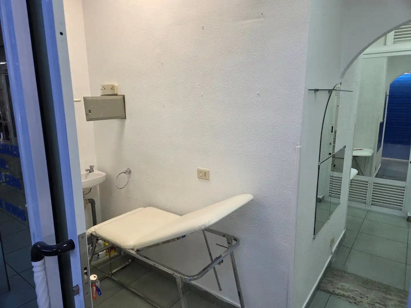 Bathroom of Commercial properties for rent in Santa Cruz de Tenerife  with Furnished