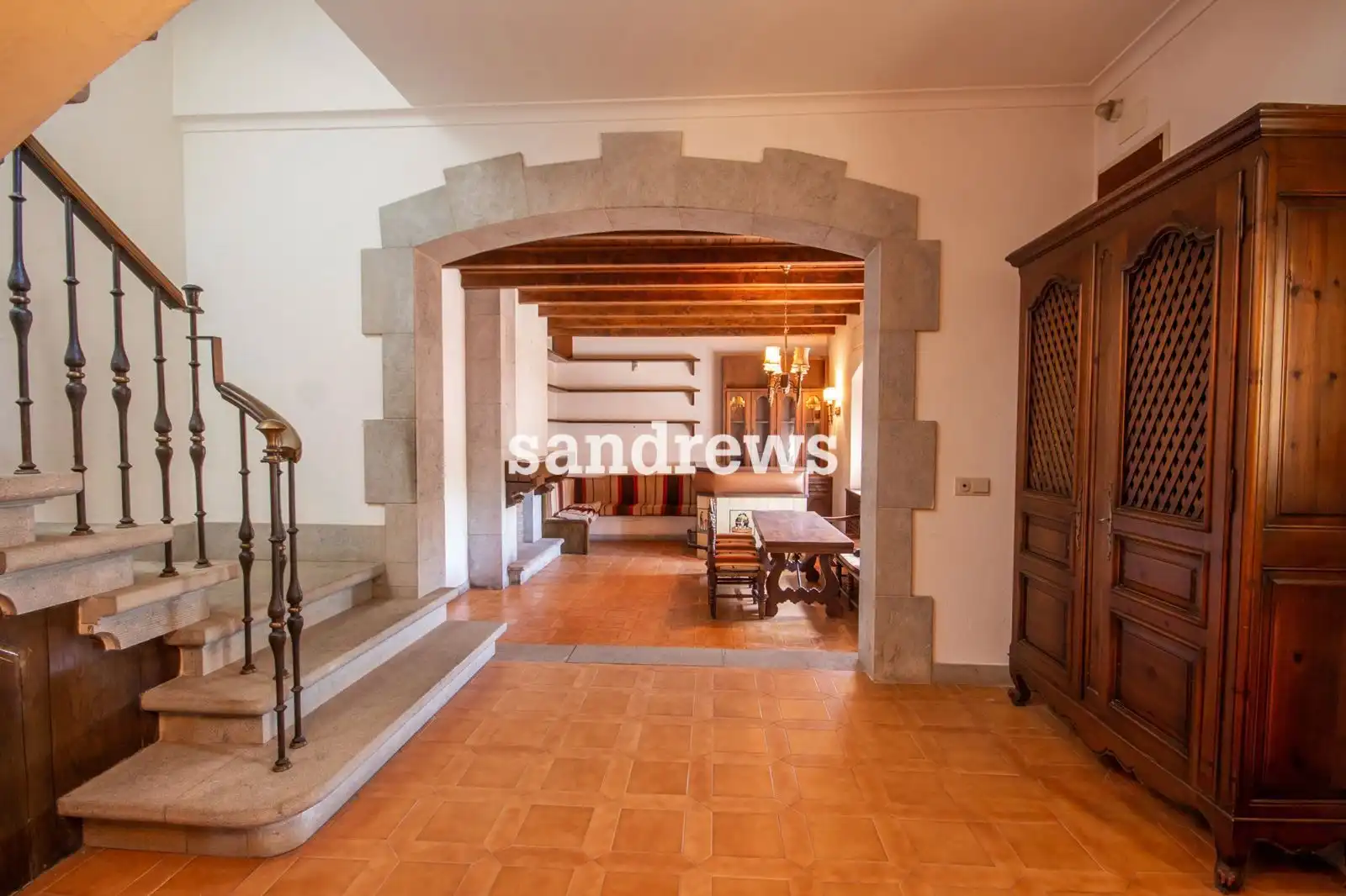Einfamilien-Reihenhaus zum Verkauf in Ordis mit Heizung, Privatgarten und Terrasse