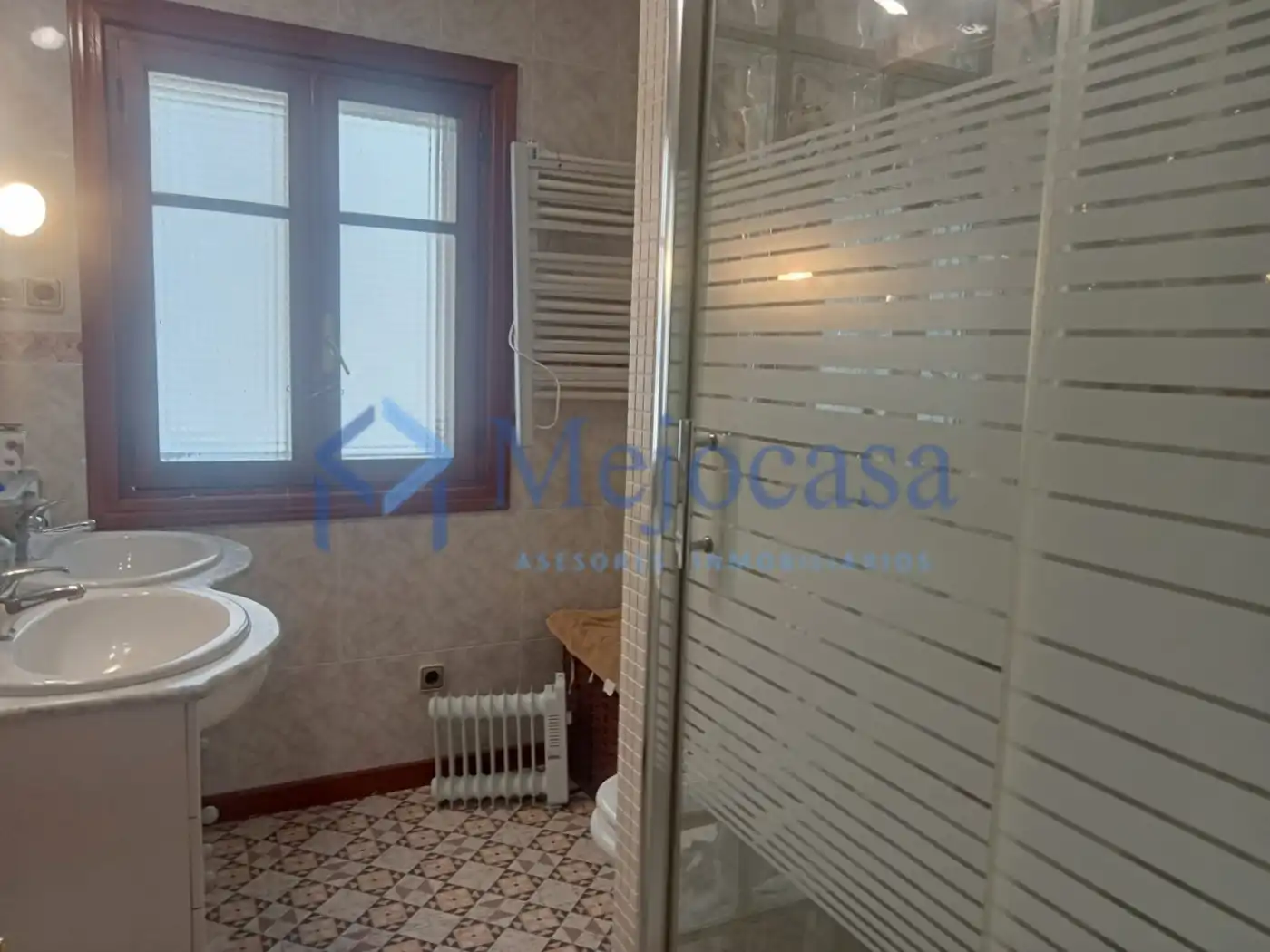Bathroom of Houses for sale in Villalbilla  with Air Conditioner, Heating and Private garden