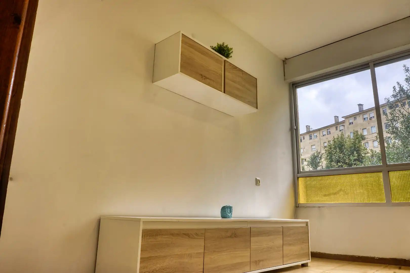 Sala d'estar de Pis en venda en Avilés amb Traster, Moblat i Forn