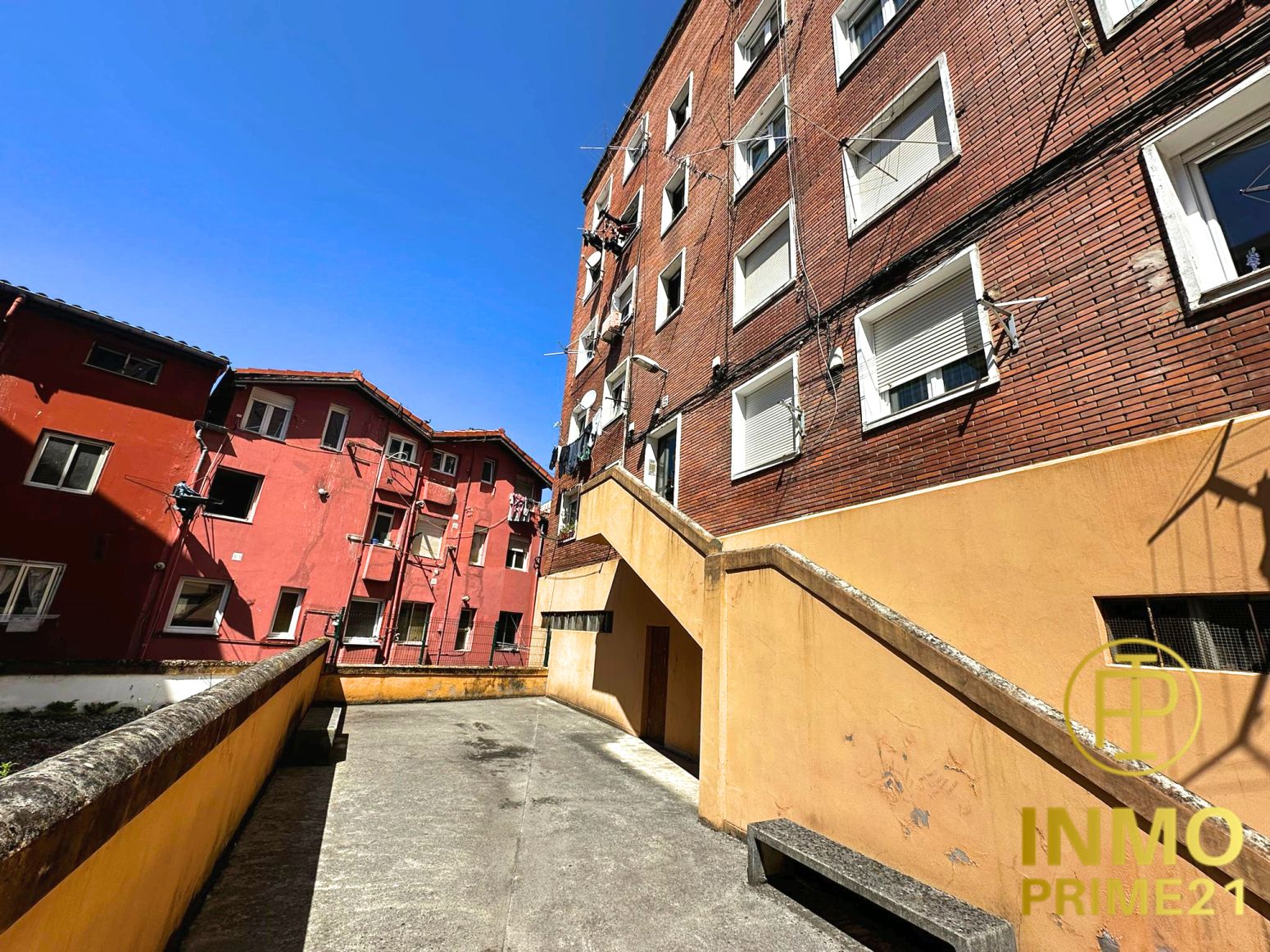 Vista exterior de Pis en venda en Santander amb Parquet
