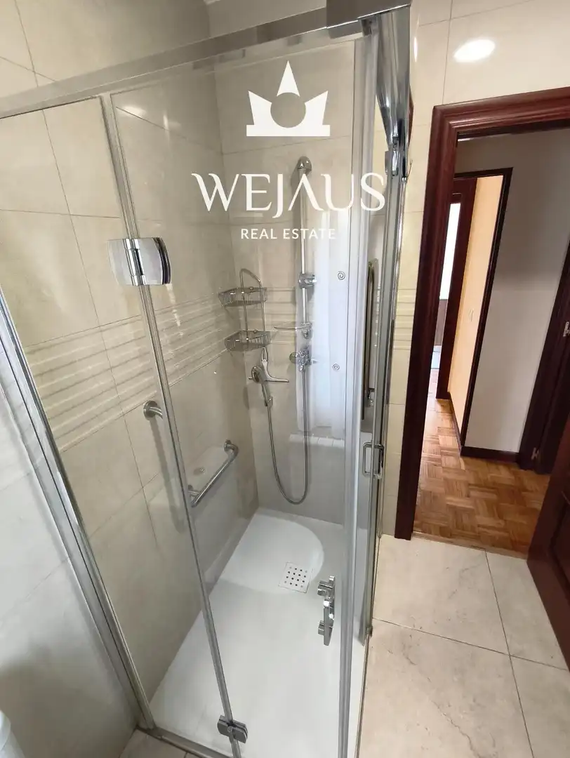 Baño de Piso de alquiler en El Astillero   con Calefacción, Amueblado y Alarma