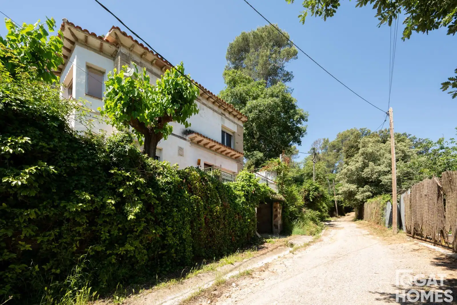 Vista exterior de Casa o xalet en venda en Molins de Rei amb Traster i Piscina