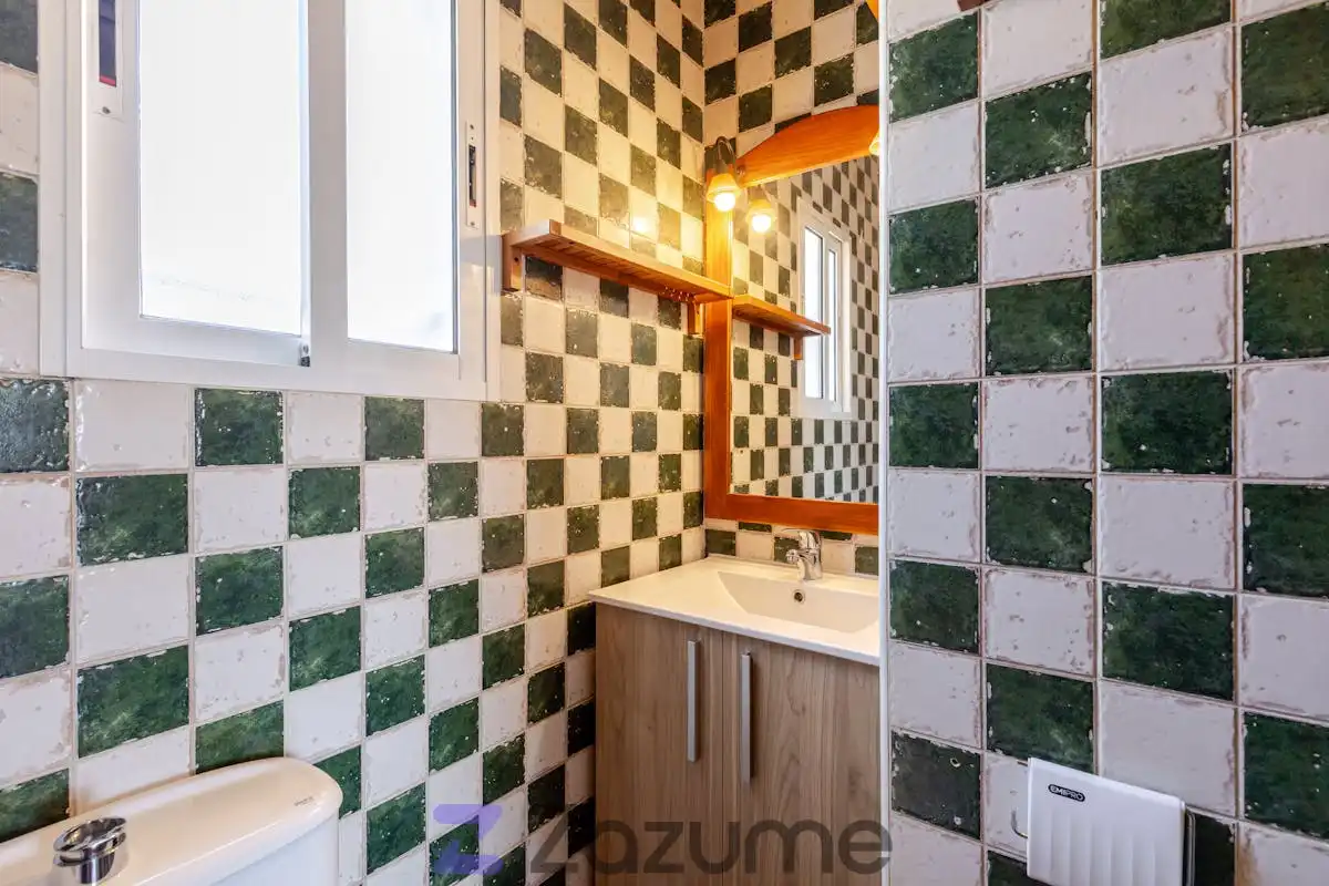 Baño de Piso de alquiler en Madrid con Calefacción, Amueblado y Horno