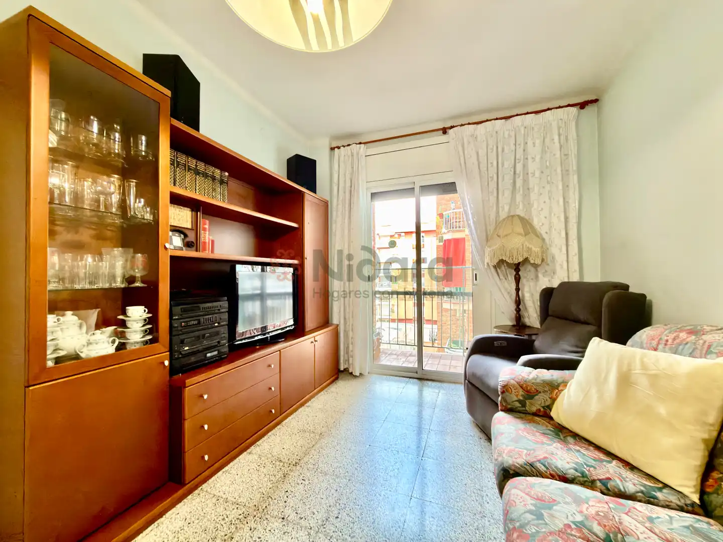 Wohnzimmer von Wohnung zum Verkauf in Barcelona mit Möbliert, Ofen und Balkon