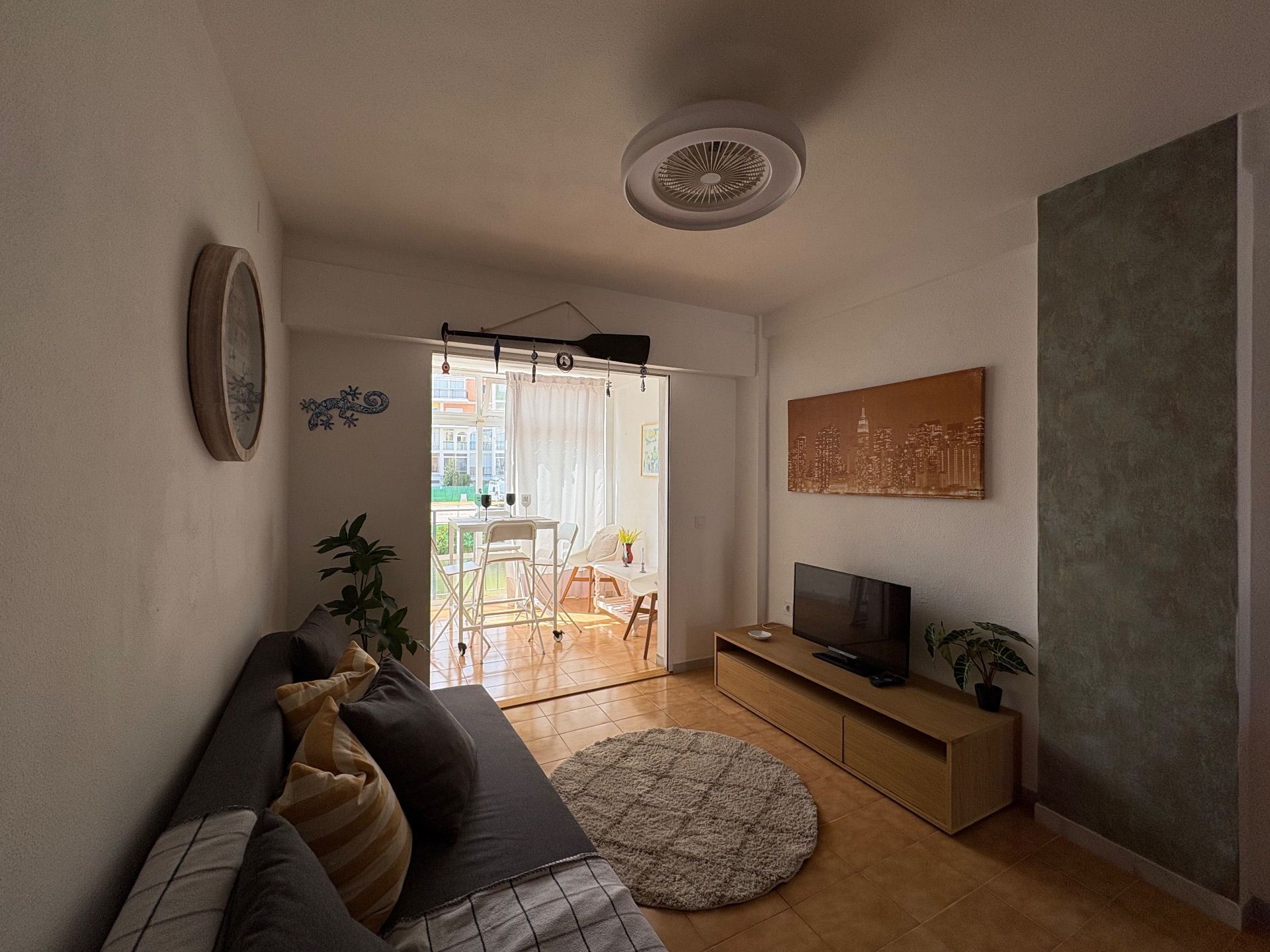 Sala d'estar de Pis de lloguer en Torrevieja amb Aire condicionat, Calefacció i Terrassa