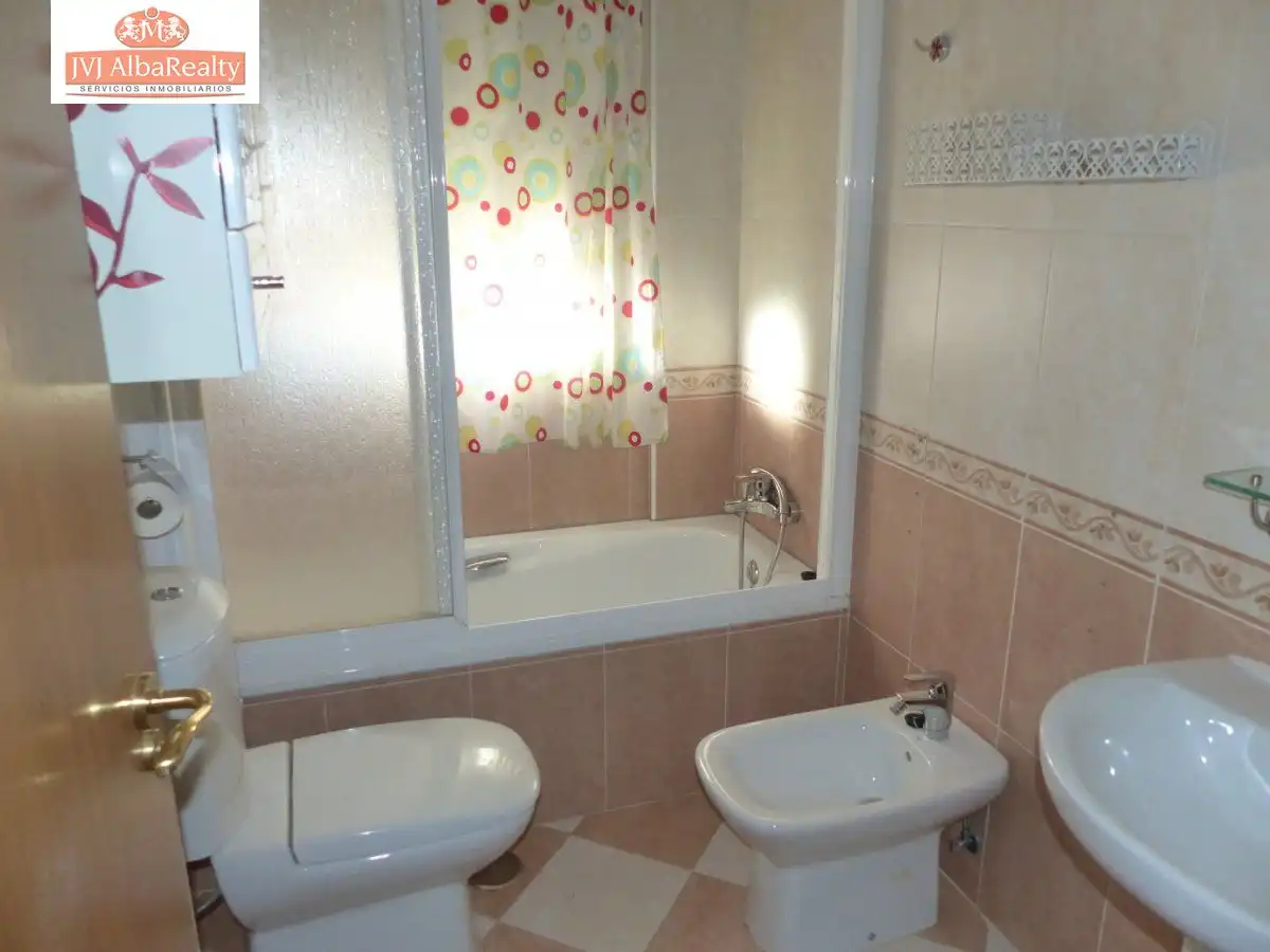 Baño de Casa adosada en venta en Albacete con Calefacción y Balcón