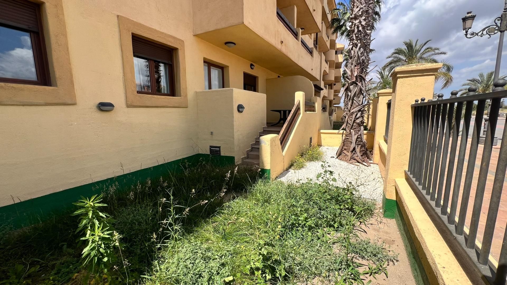 Exterior view of Apartment for sale in Los Alcázares  with Air Conditioner, Private garden and Community pool