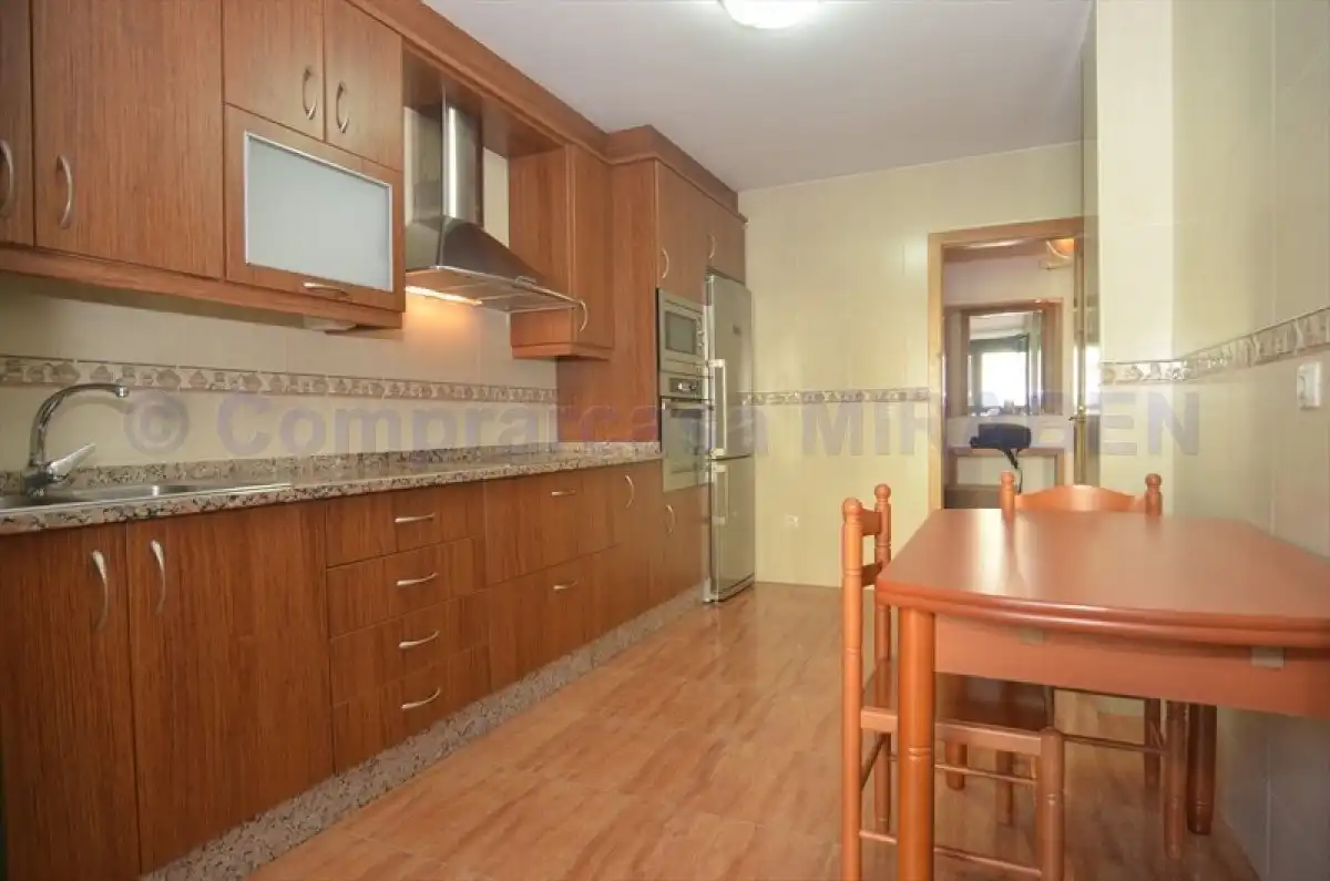 Flat with terrace to rent in Calle CIMADEVILA 41, imagen 2