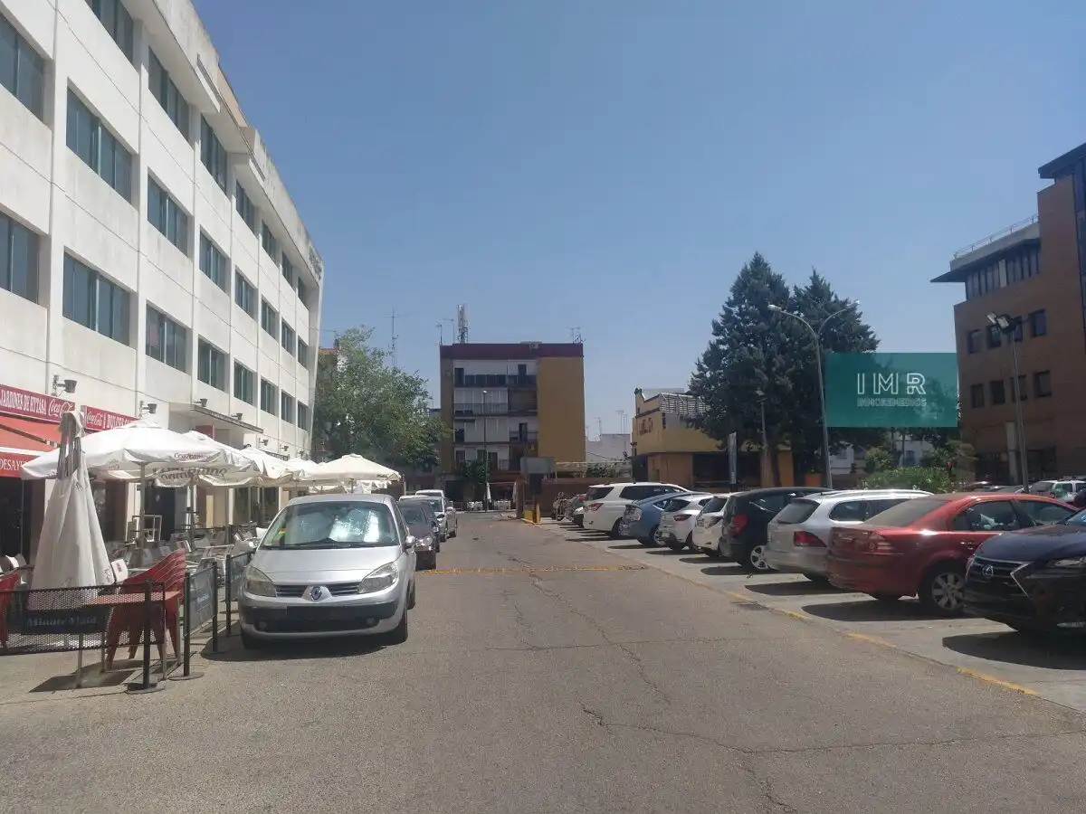 Garage for sale in Avenida HYTASA, 12, El Plantinar – Avda. La Paz - El Juncal