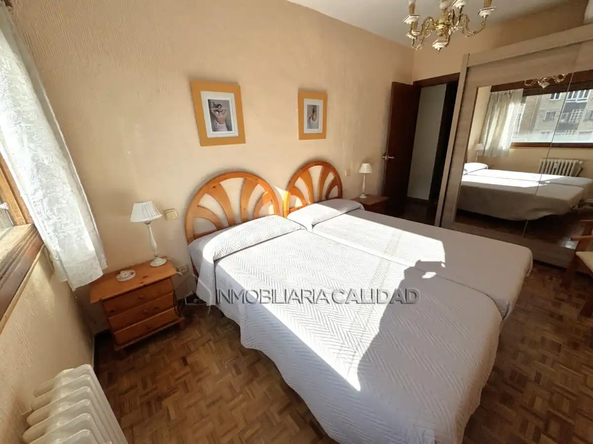 Bedroom of Flat for rent in Burgos  with Heating and Furnished