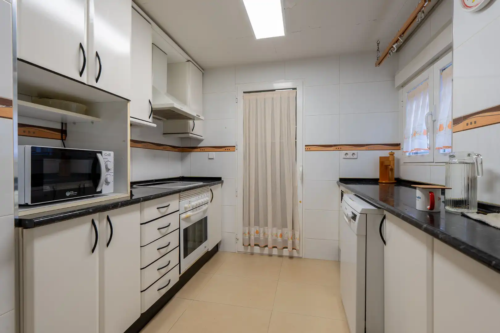Kitchen of Flat for sale in Madrid  with Air Conditioner, Heating and Private garden