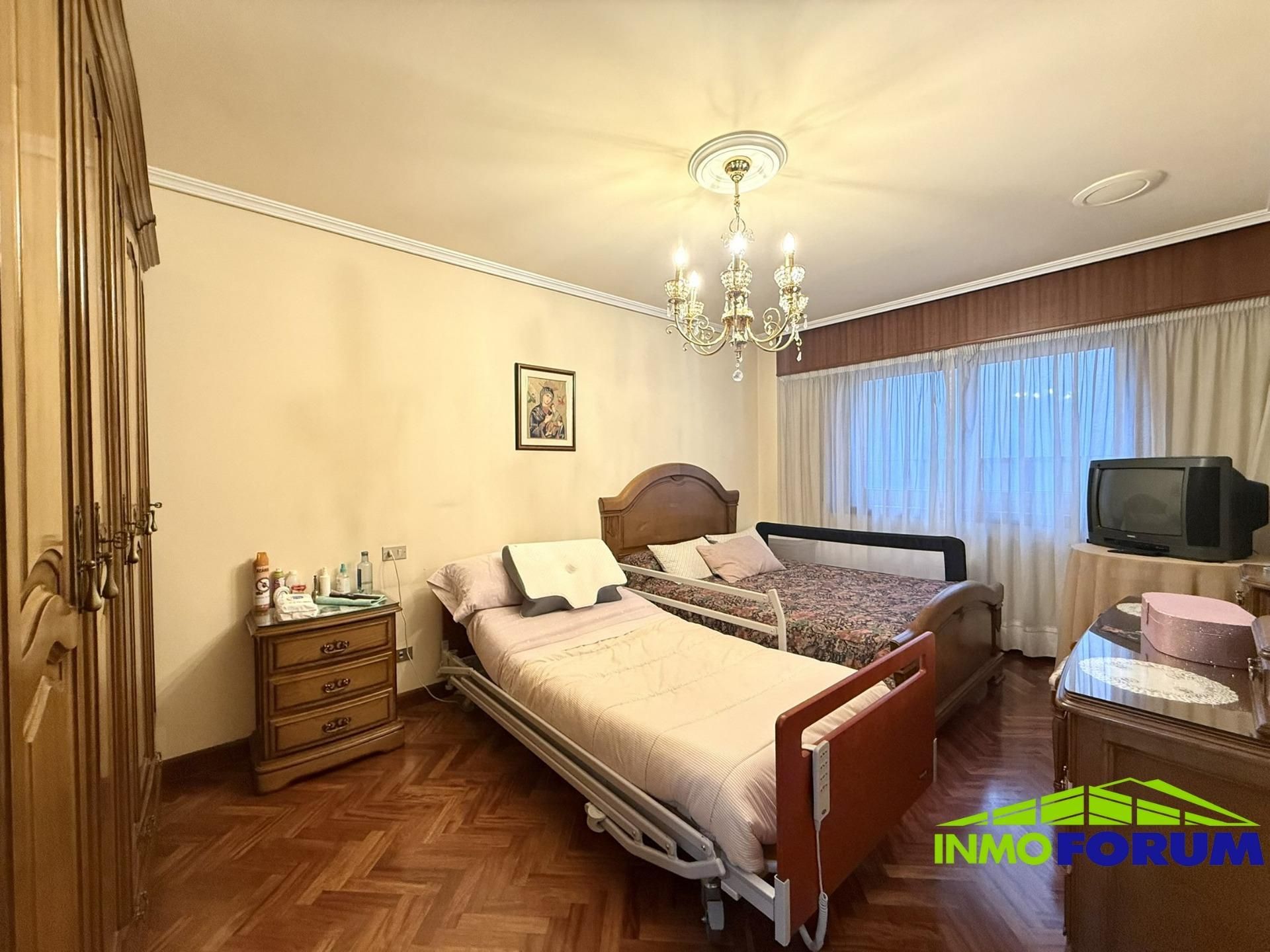 Bedroom of Flat for sale in A Coruña Capital   with Heating, Parquet flooring and Storage room