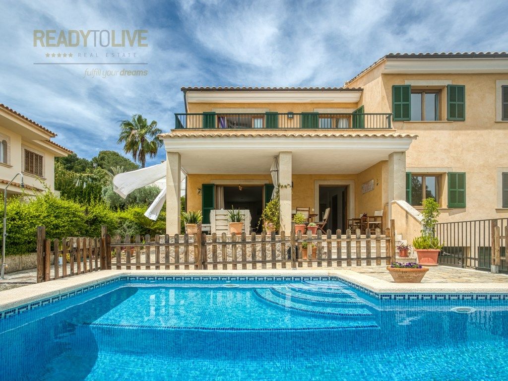Exterior view of Single-family semi-detached for sale in Alcúdia  with Air Conditioner, Private garden and Terrace