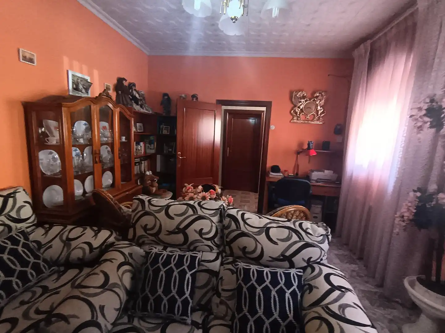 Sala d'estar de Casa o xalet en venda en Puertollano amb Aire condicionat, Calefacció i Moblat