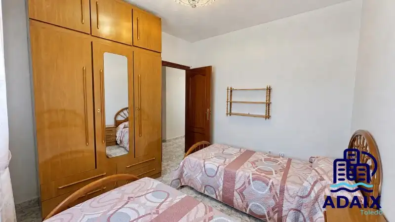 Habitación de Casa adosada en venta en Huecas con Calefacción y Balcón