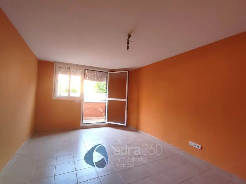 Dormitori de Local en venda en Villamediana de Iregua