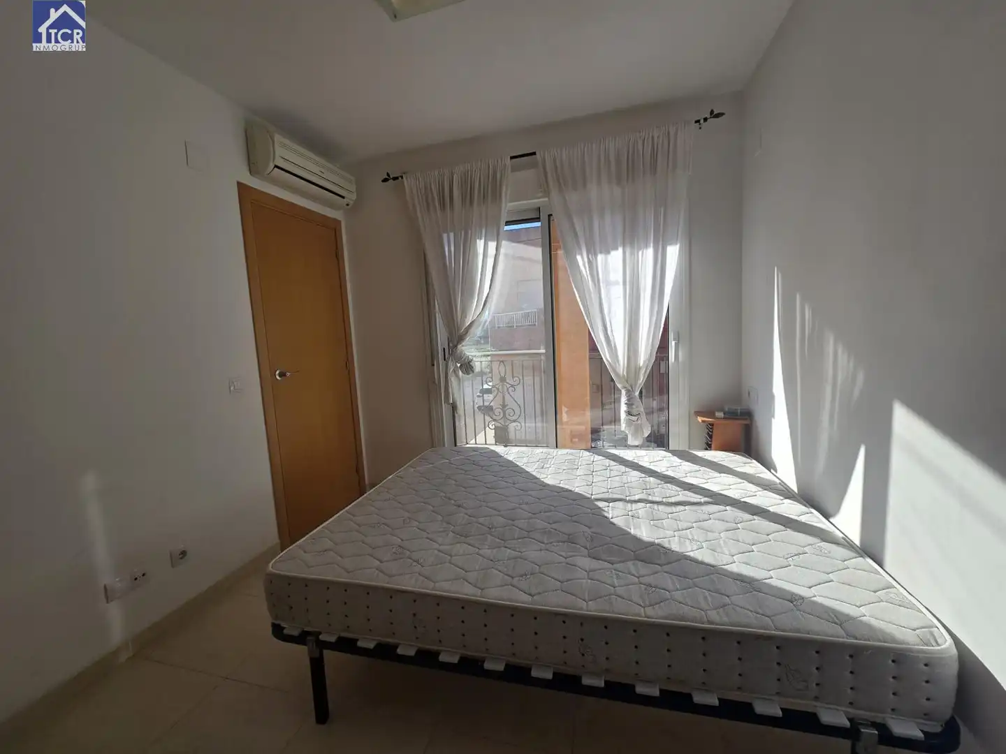 Schlafzimmer von Wohnung zum Verkauf in Camarles mit Klimaanlage, Balkon und Gemeinschaftspool