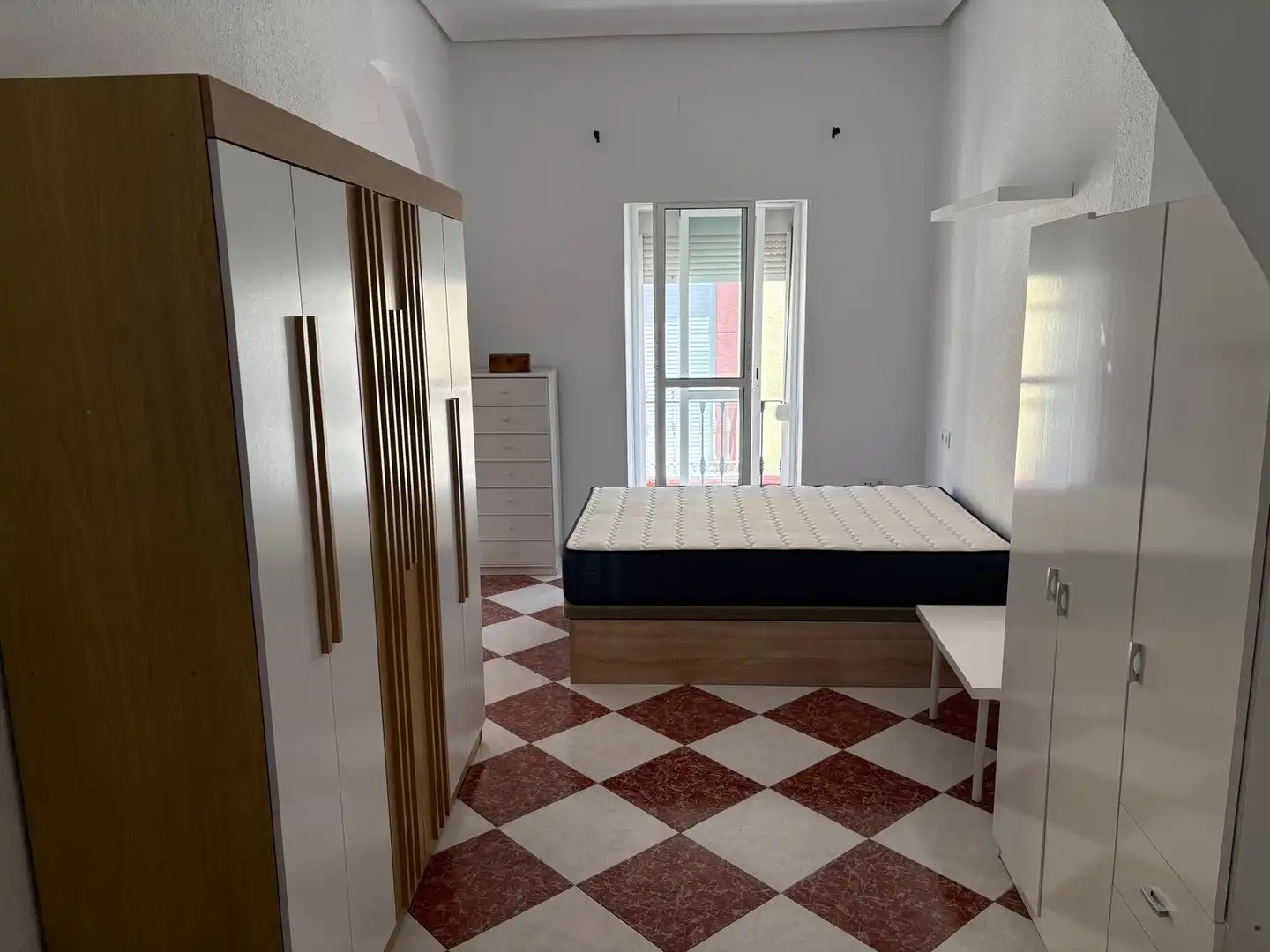 Schlafzimmer von Wohnung zur Miete in Badajoz mit Klimaanlage, Heizung und Möbliert
