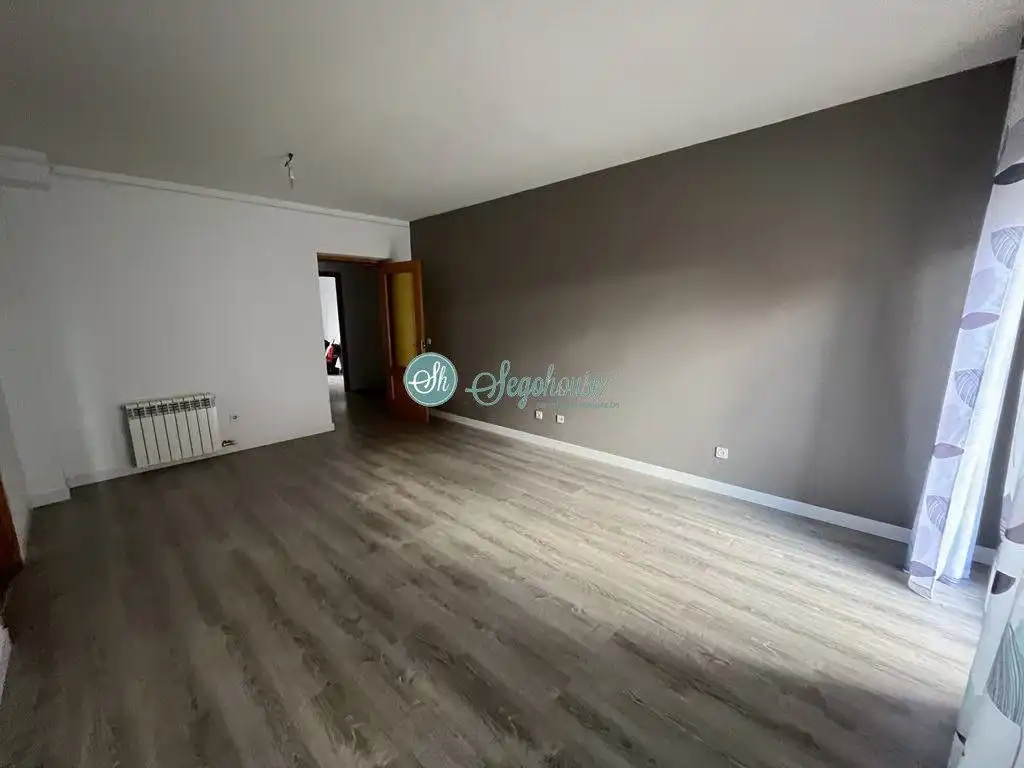 Habitación de Piso en venta en San Cristóbal de Segovia con Calefacción, Terraza y Trastero