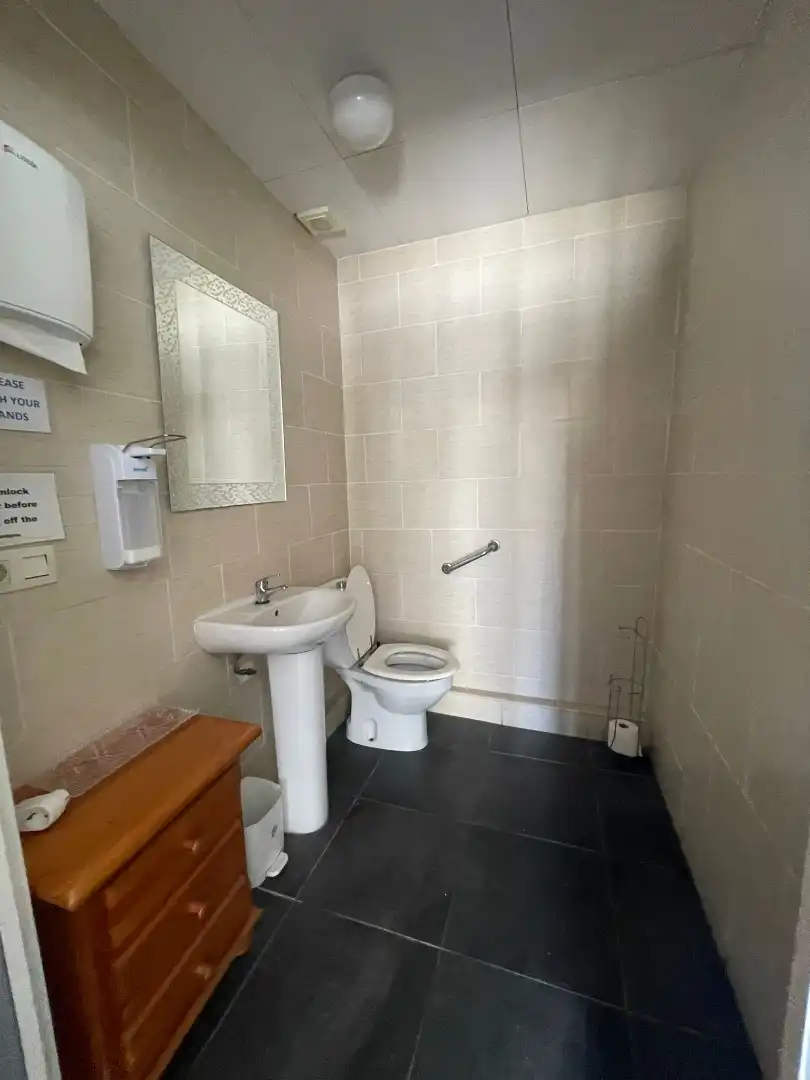 Commercial properties for sale in Avinguda de l'Amerador, Pueblo Español - Coveta Fumá