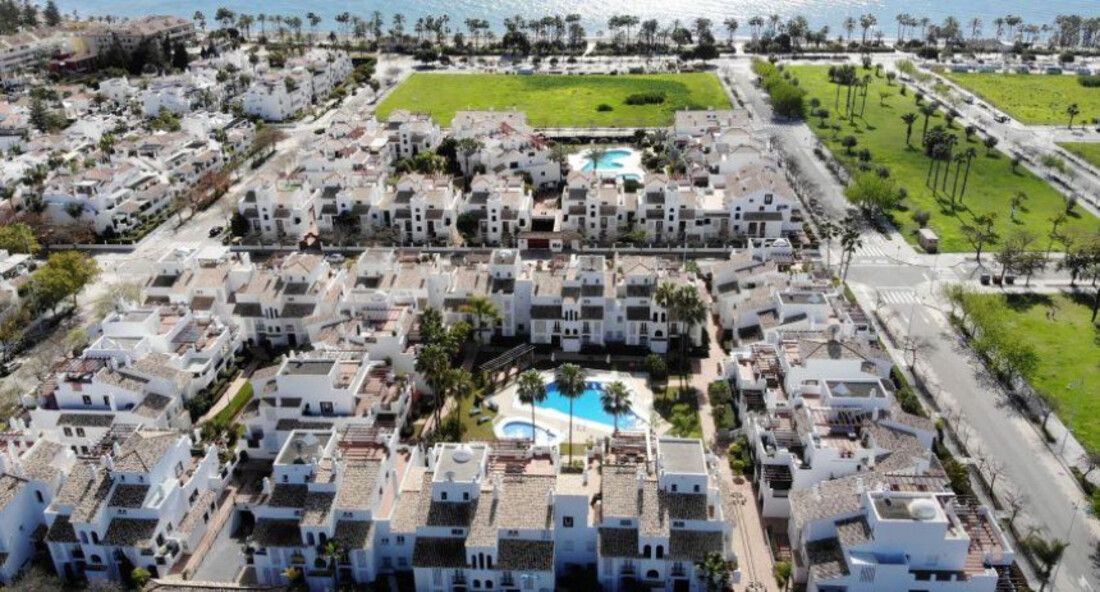 Vista exterior de Apartament en venda en Marbella amb Aire condicionat, Terrassa i Traster