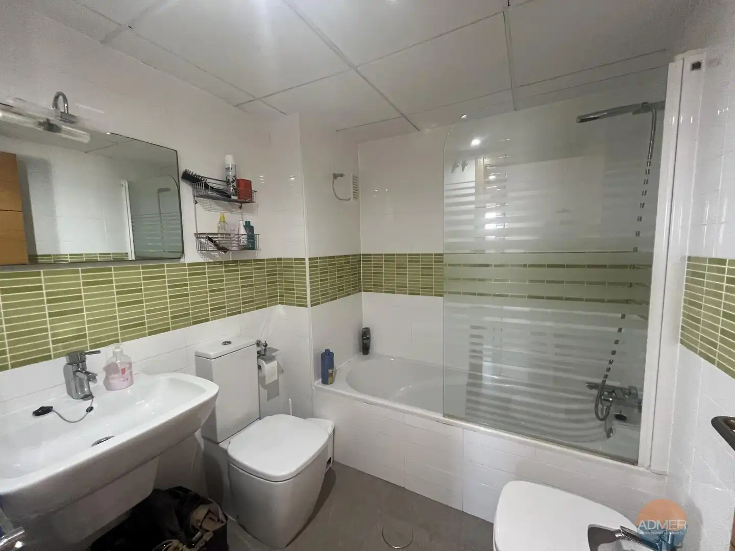 Badezimmer von Wohnung zum Verkauf in La Manga del Mar Menor mit Klimaanlage, Heizung und Terrasse